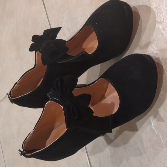 Velvet Heels With Back Zipper and Bow Size 9.5 - Picture 1 of 6